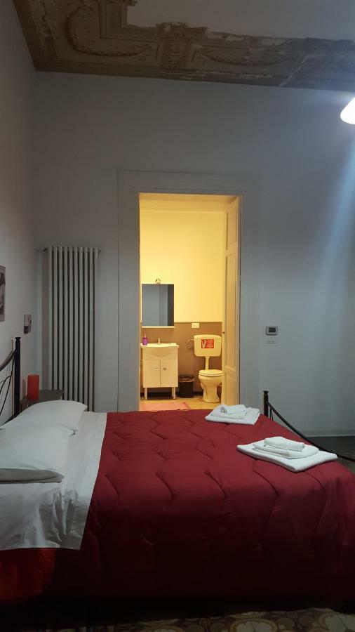 Rest And Go Bed and Breakfast Palermo Exteriör bild