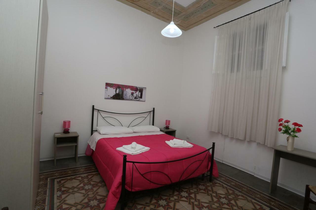 Rest And Go Bed and Breakfast Palermo Exteriör bild