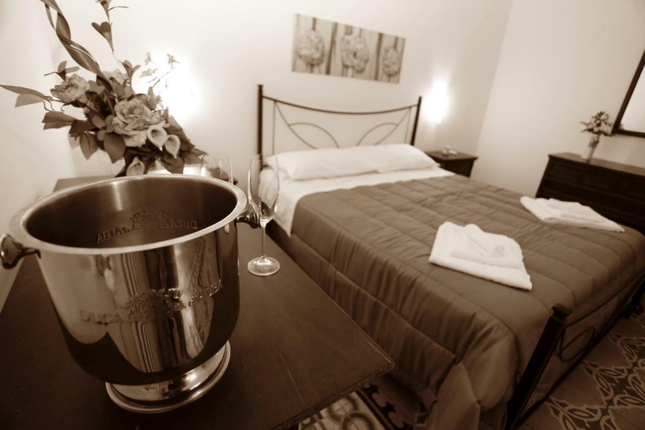 Rest And Go Bed and Breakfast Palermo Exteriör bild
