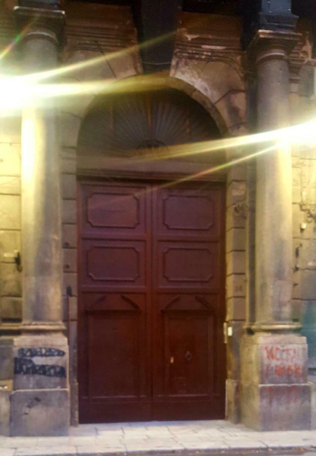 Rest And Go Bed and Breakfast Palermo Exteriör bild